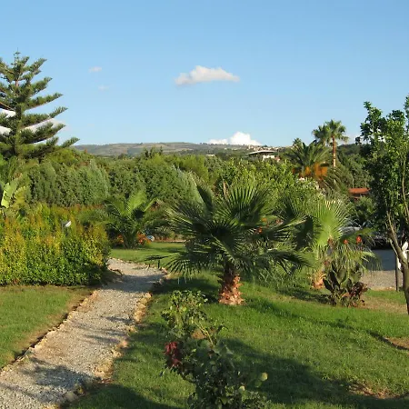Villa With Swimming Pool&garden